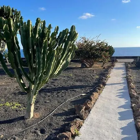 Precioso Rincon Entre El Mar Y Volcanes דירה