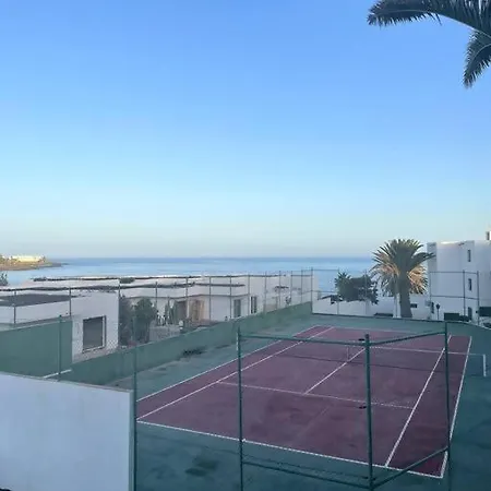 Precioso Rincon Entre El Mar Y Volcanes