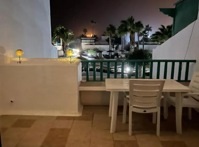 Precioso Rincon Entre El Mar Y Volcanes Costa Teguise