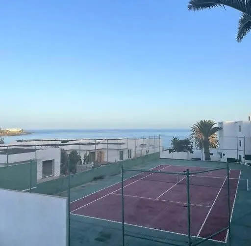 Precioso Rincon Entre El Mar Y Volcanes