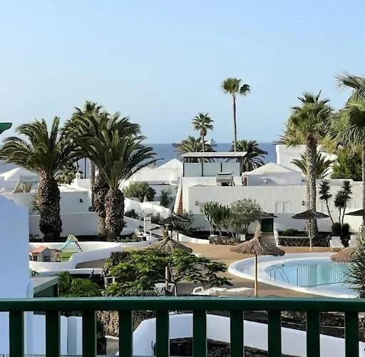 Precioso Rincon Entre El Mar Y Volcanes *