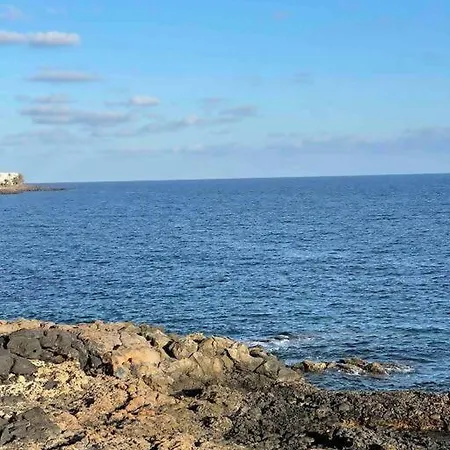 Precioso Rincon Entre El Mar Y Volcanes Costa Teguise